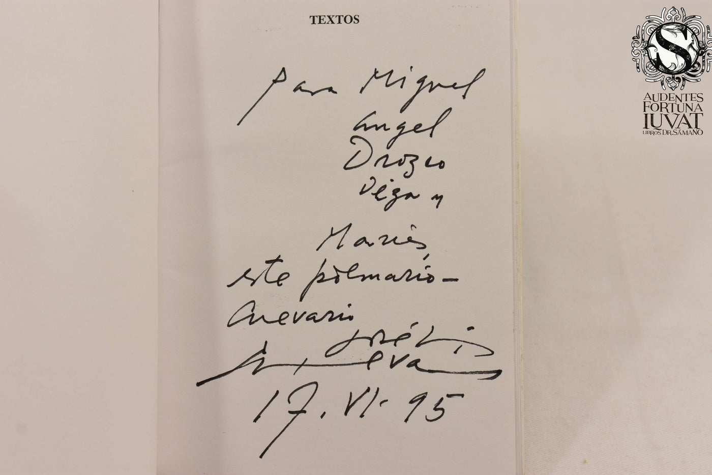 Municiones de Caviar : Poemas a José Luis Cuevas