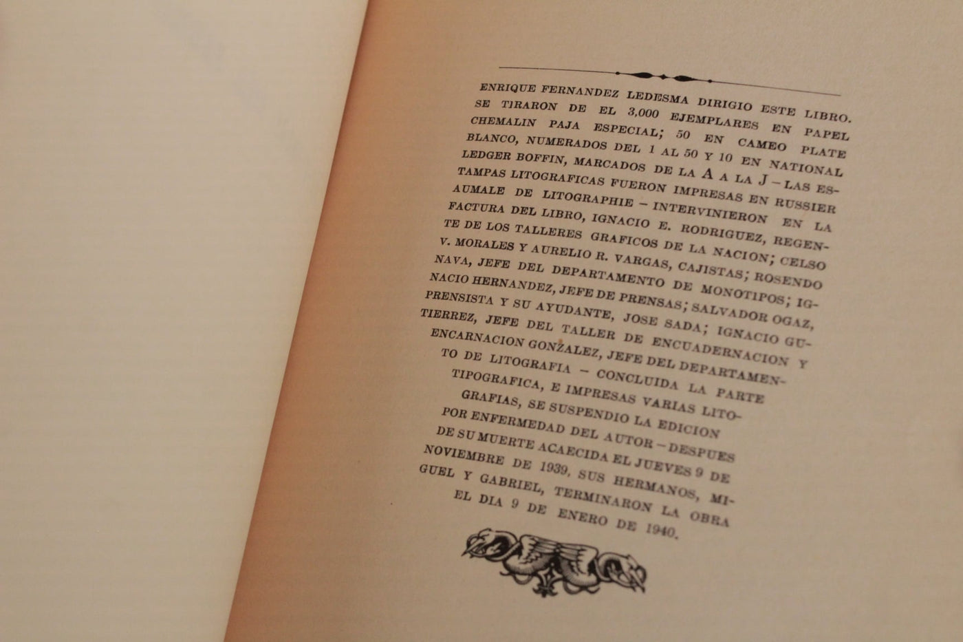 "Galería de fantasmas" Años y sombras del siglo XIX ENRIQUE FERNÁNDEZ LEDESMA