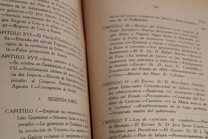 "HISTORIA PARTICULAR DEL ESTADO DE JALISCO" 3 volúmenes LIC. LUIS PÉREZ VERDIA