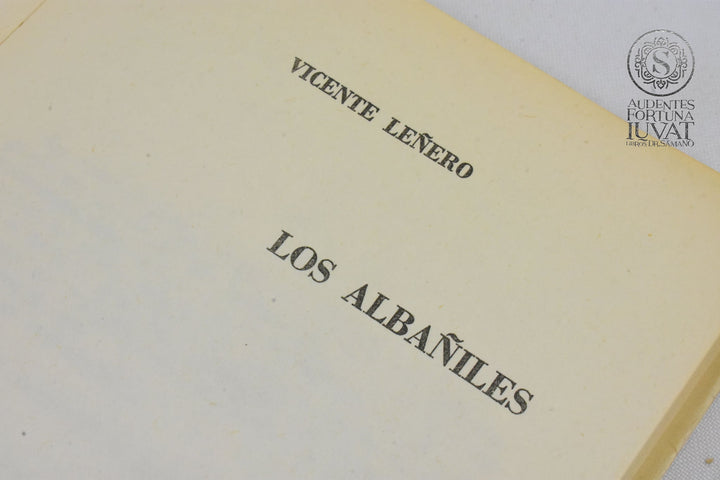 "Los albañiles" - VICENTE LEÑERO